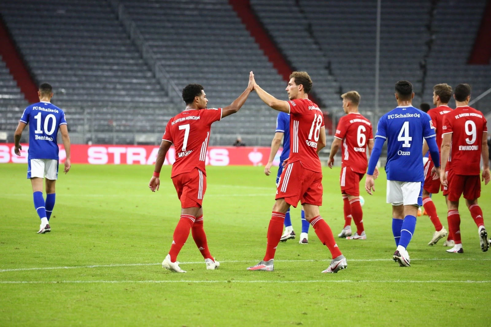 Jači trening za Bayern: Schalke se vraća doma s osam komada u mreži!