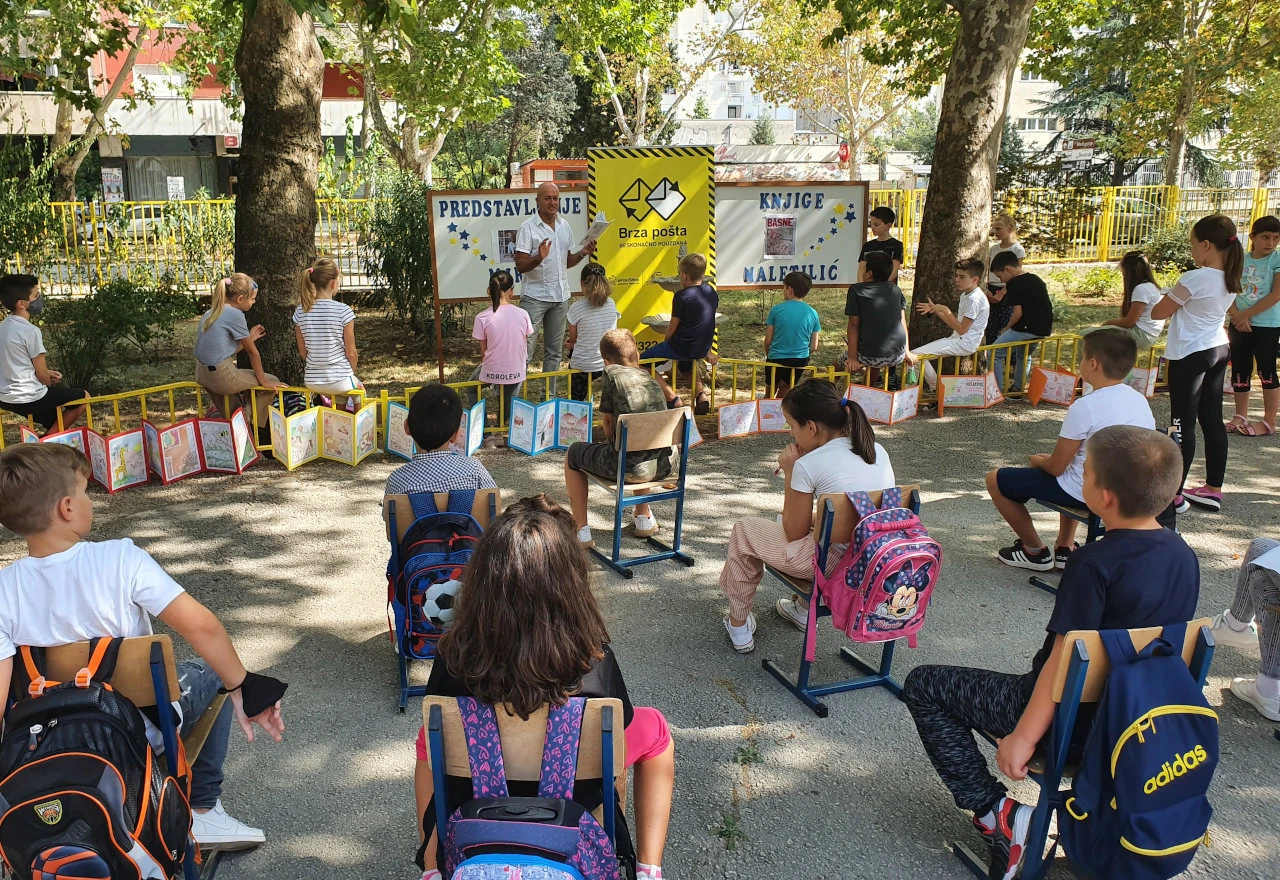 Bablje ljeto u Mostaru: Knjigom protiv pandemije