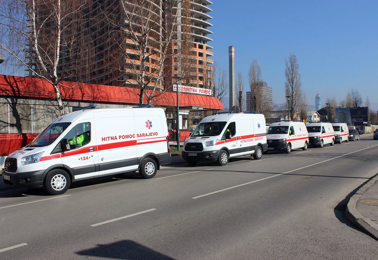 Imenovali direktora pa mu platili 'školu' koja mu je nedostajala