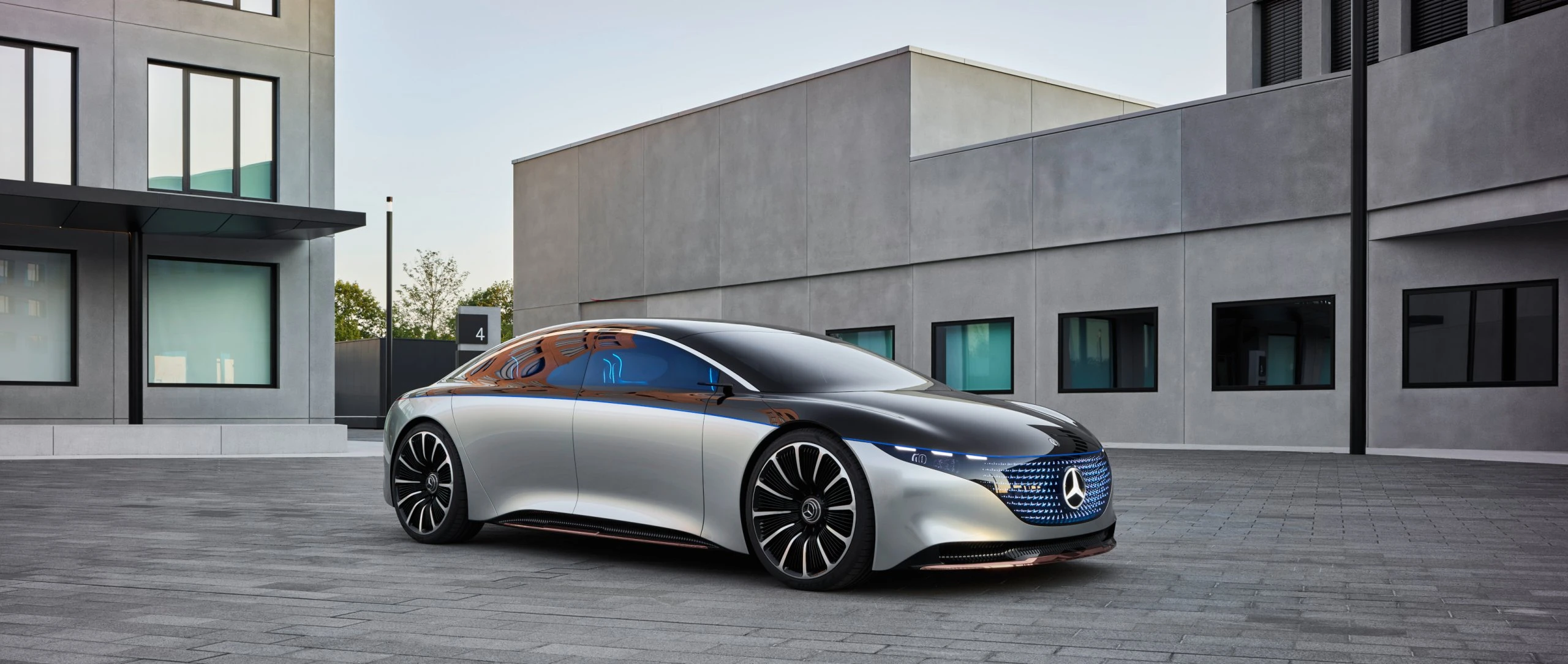 Mercedes častio Hamiltona čudesnim automobilom