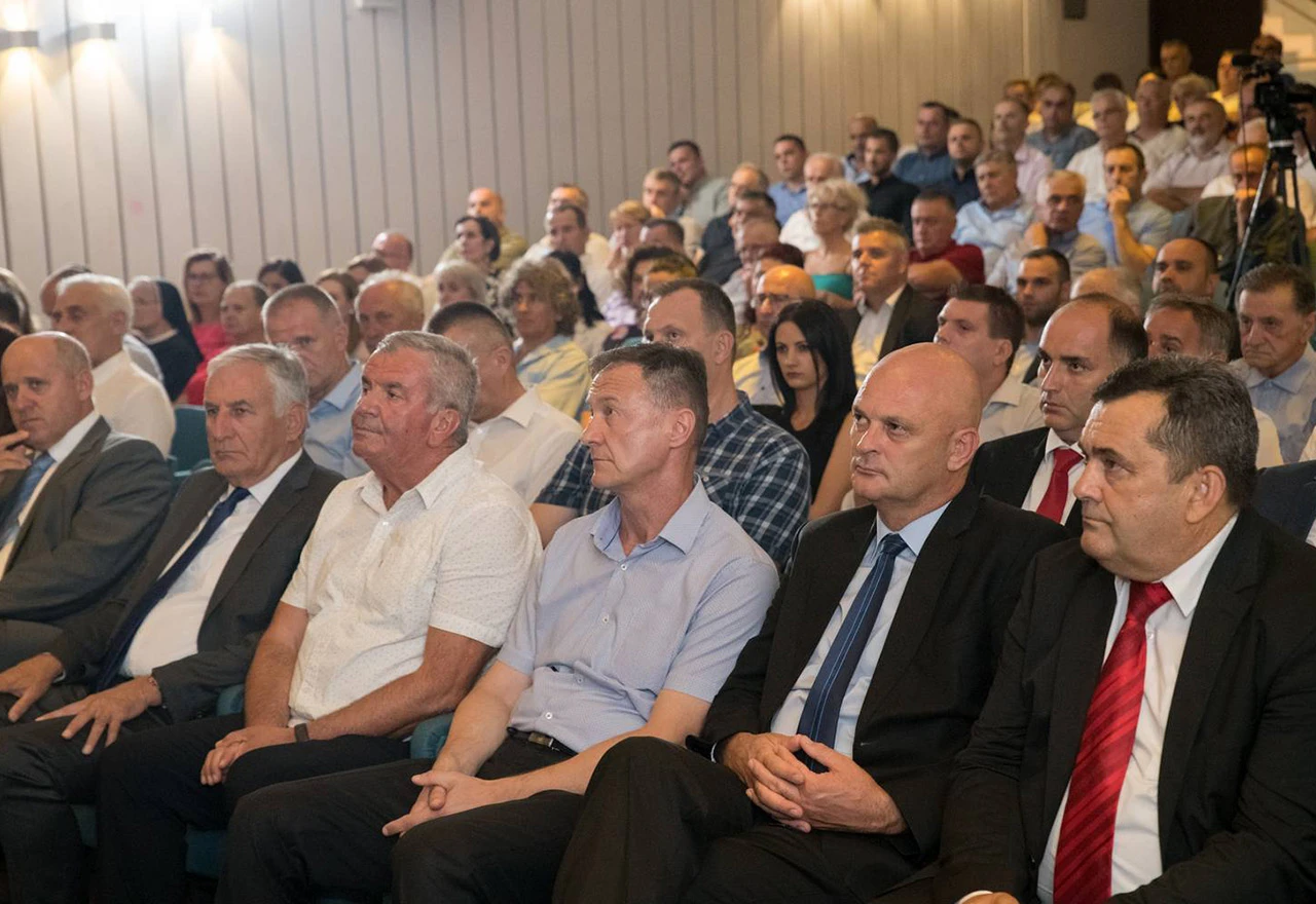 Općinsko vijeće Neuma imalo dvije sjednice, a naknade dobivali čitavu godinu