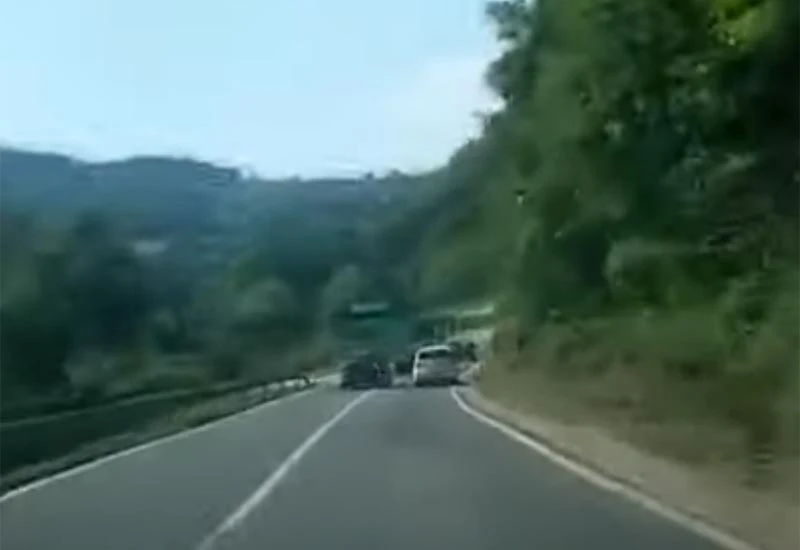 Kako voze službeni papci? 