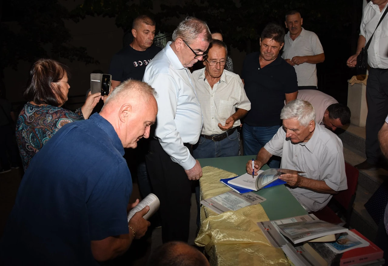 Održana književno-glazbena manifestacija ''Susreti pod Hrastom''