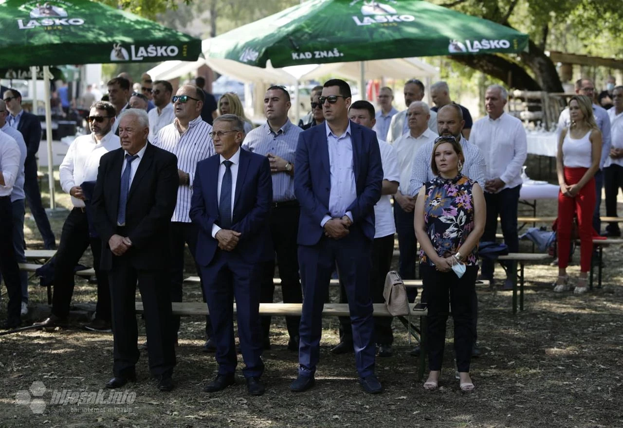 Velečasni Ivan Tolj proslavio 25 godina misništva