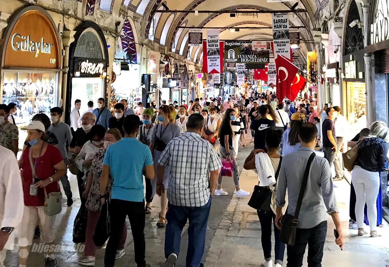 Turska: Maska obavezna svugdje, osim kod kuće, a odgađa se i otvaranje škola