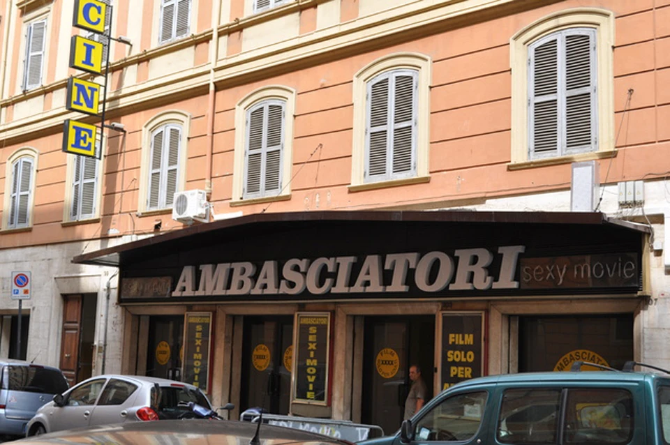 Posljednje porno kino ne odustaje ni u vrijeme koronavirusa
