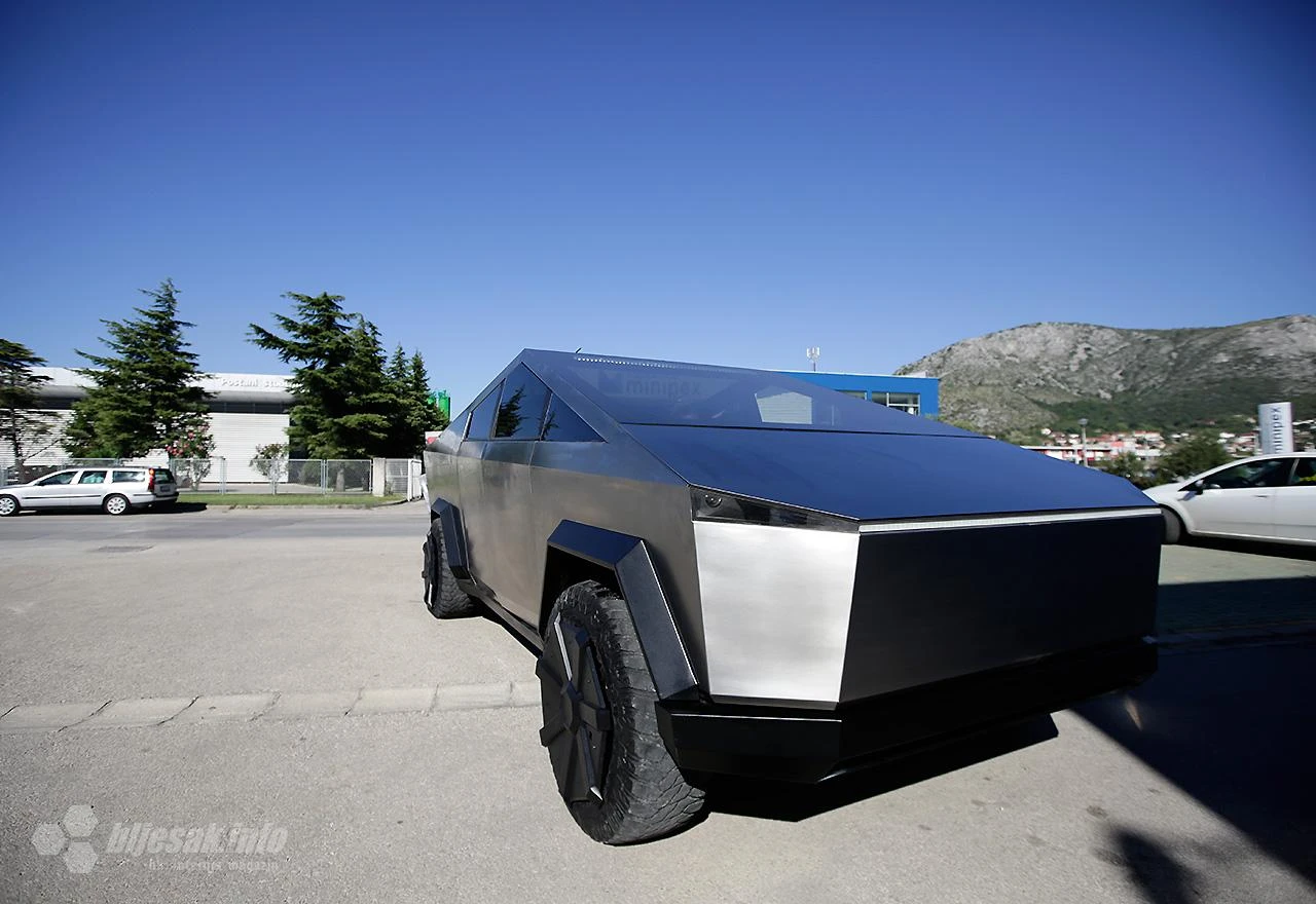 Pogledajte kako ide mostarski Tesla