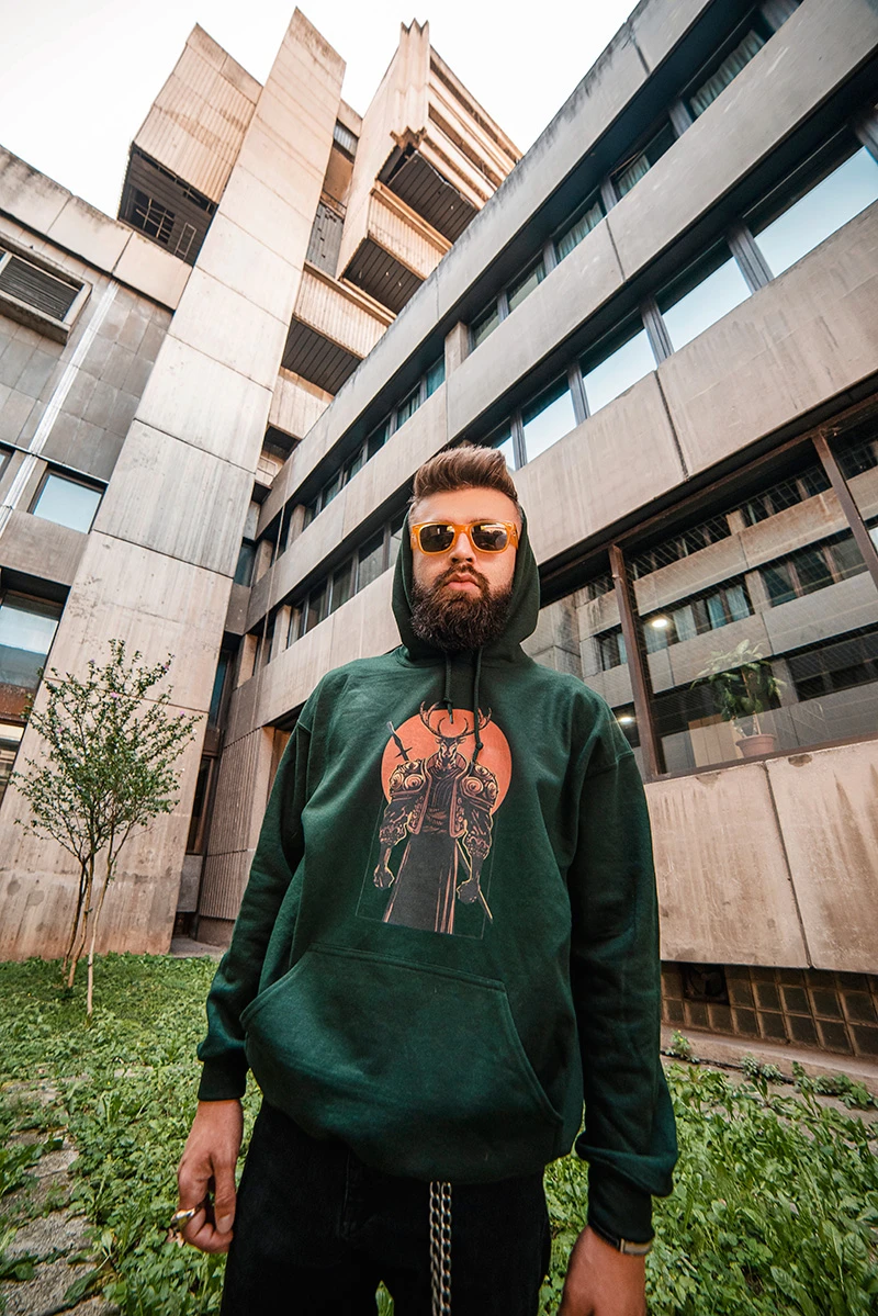 Mistični lovac u novoj kolekciji  – JMSTREETSHIRTS