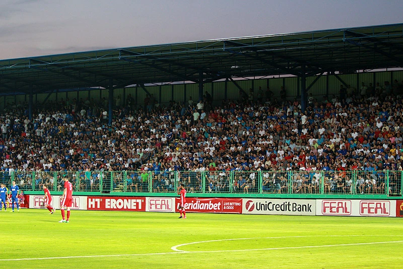 Zašto se liga nije mogla igrati s malo zaraženih, a sada može i s publikom?