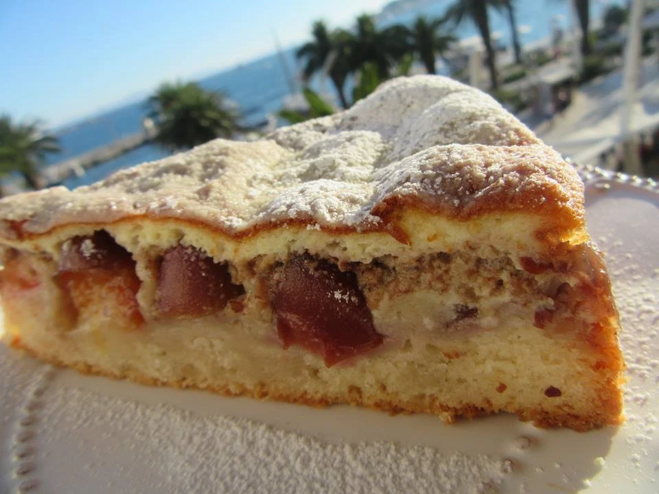 Gotov za čas: Brzi kolač sa šljivama