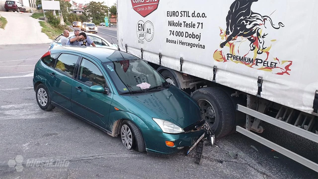Mostar: Sudar kamiona i Forda