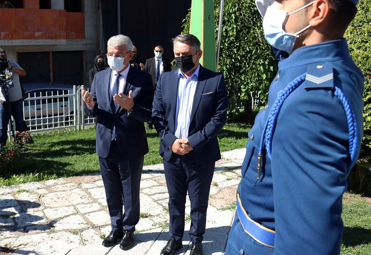 Komšiću miriše na devedesete