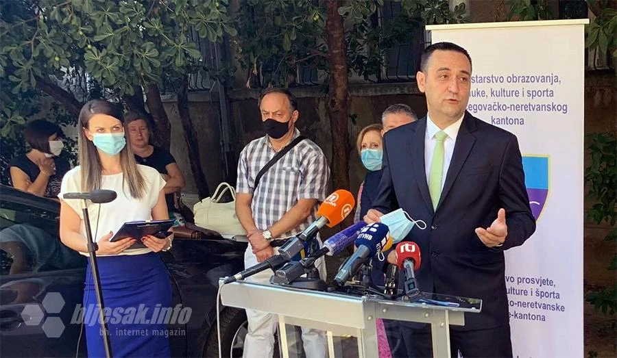 Hadžović: Nitko ne garantira da za sedam dana nećemo krenuti s online nastavom