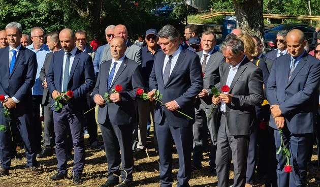 Prvi put državni vrh Hrvatske odao počast srpskim žrtvama Domovinskog rata