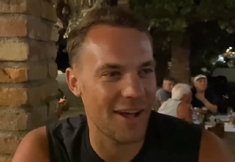 Neuer otpjevao ''Dao bih sto Amerika''