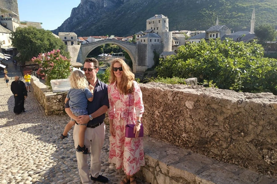 Karađorđevići u Mostaru: Za srpskog princa izveden počasni skok sa Starog mosta
