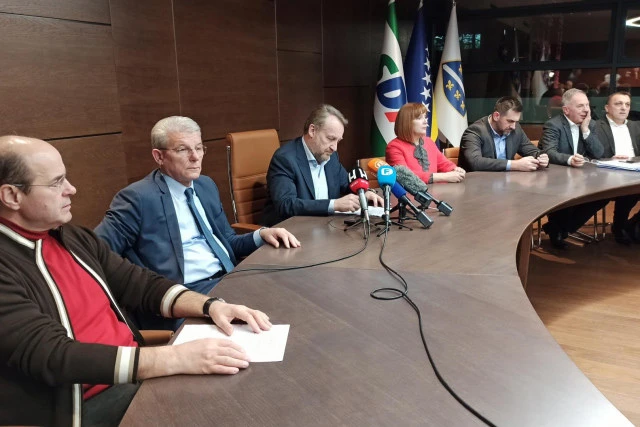 HNS: SDA ruši pravosuđe