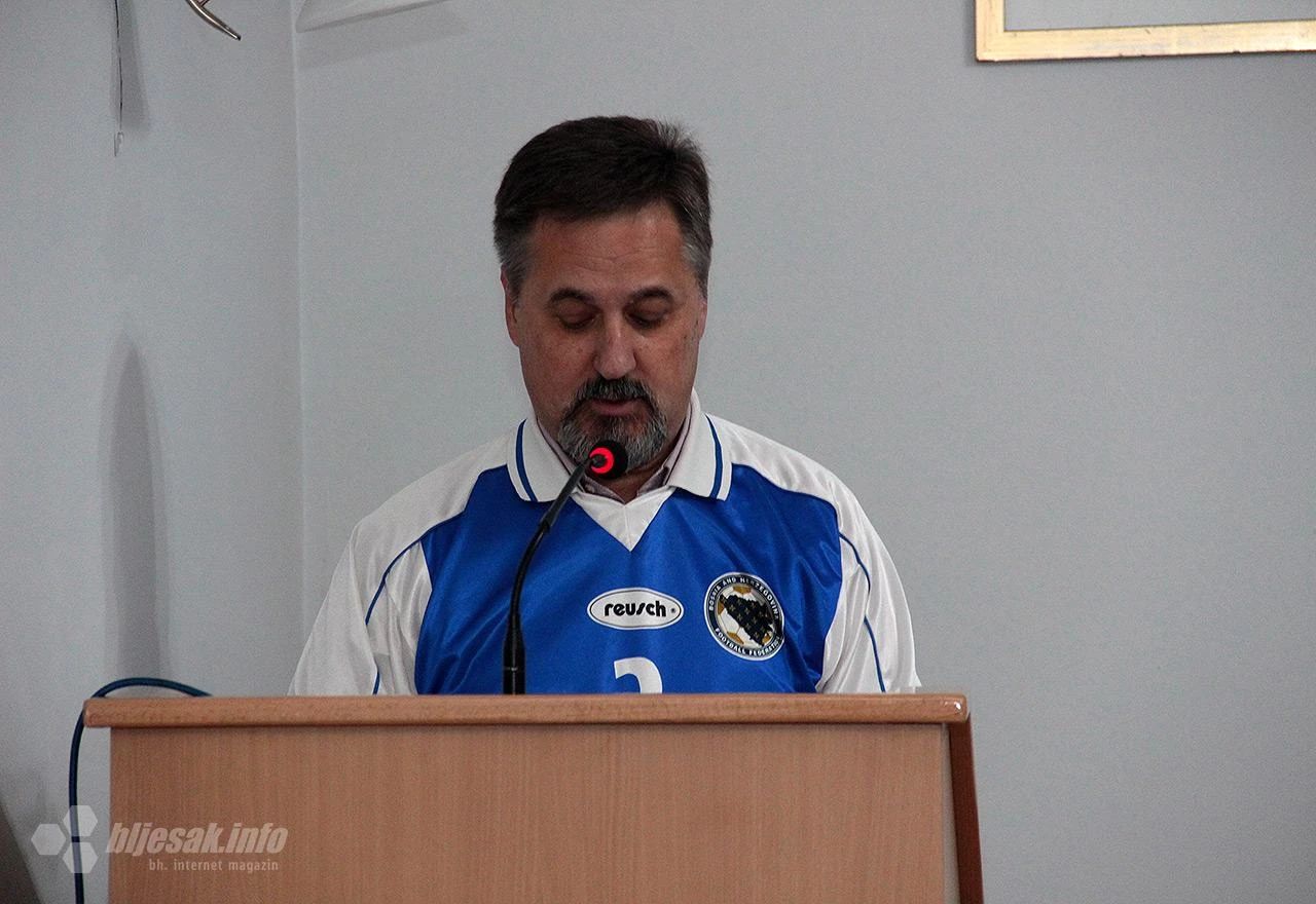 Odgovor na odgovor: Ministar pere ruke, i nije mu prvi put