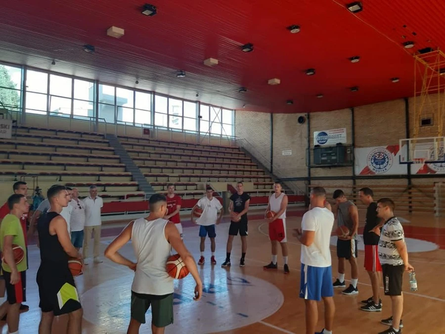 Košarkaši Zrinjskog krenuli s treninzima, Nikolić očekuje novog playmakera