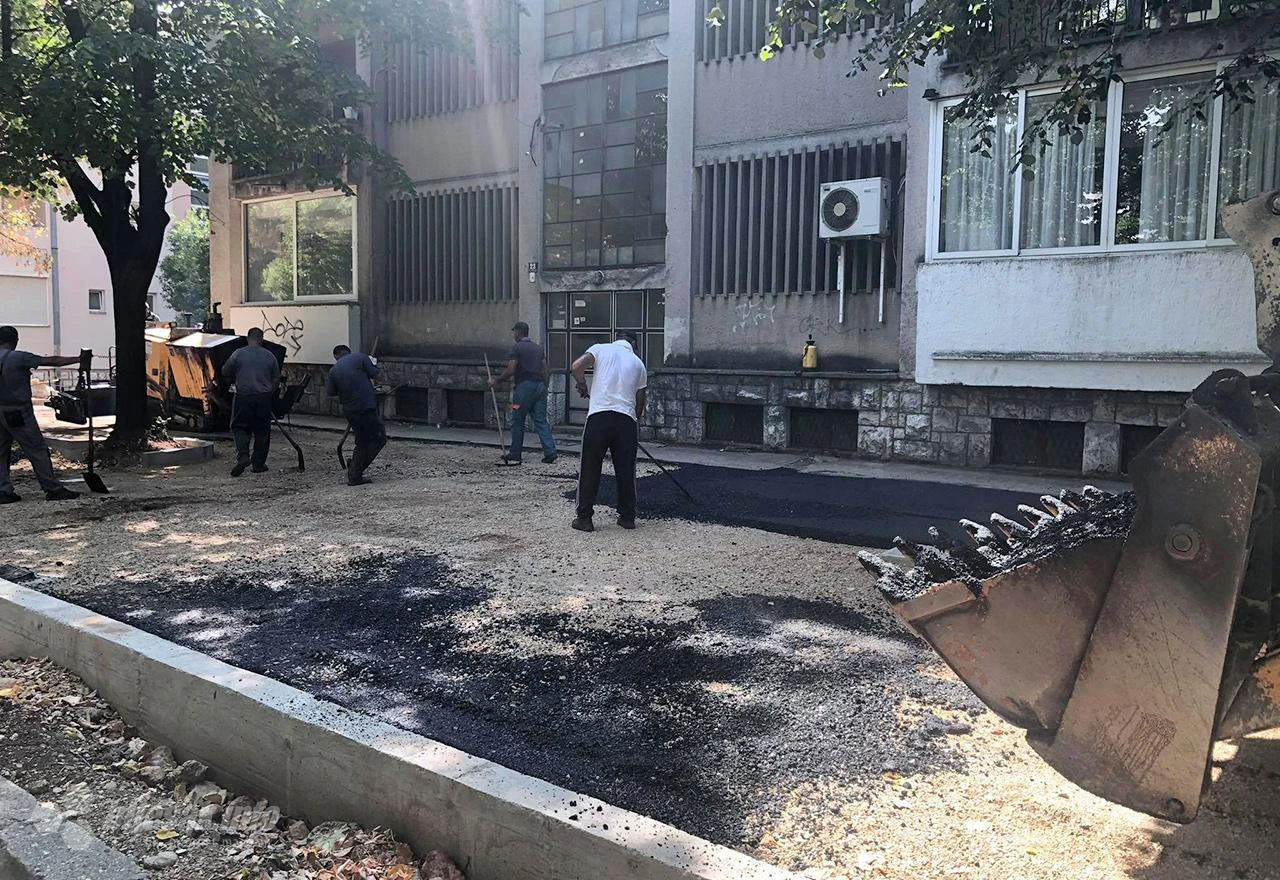 Asfaltira se parking u Zvonimirovoj ulici u Mostaru