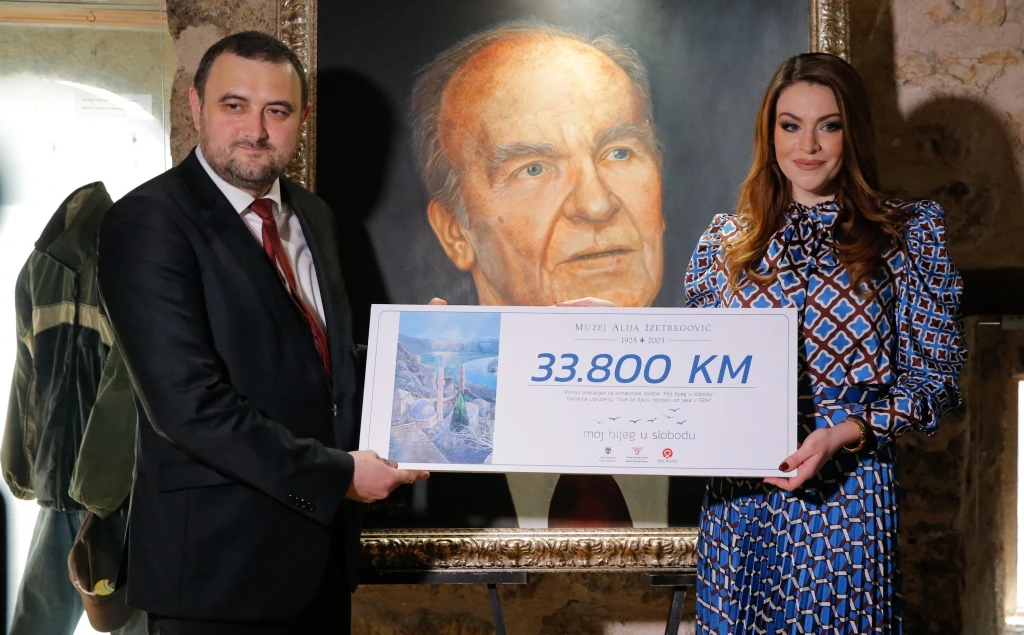 Alijina unuka ulazi u politiku