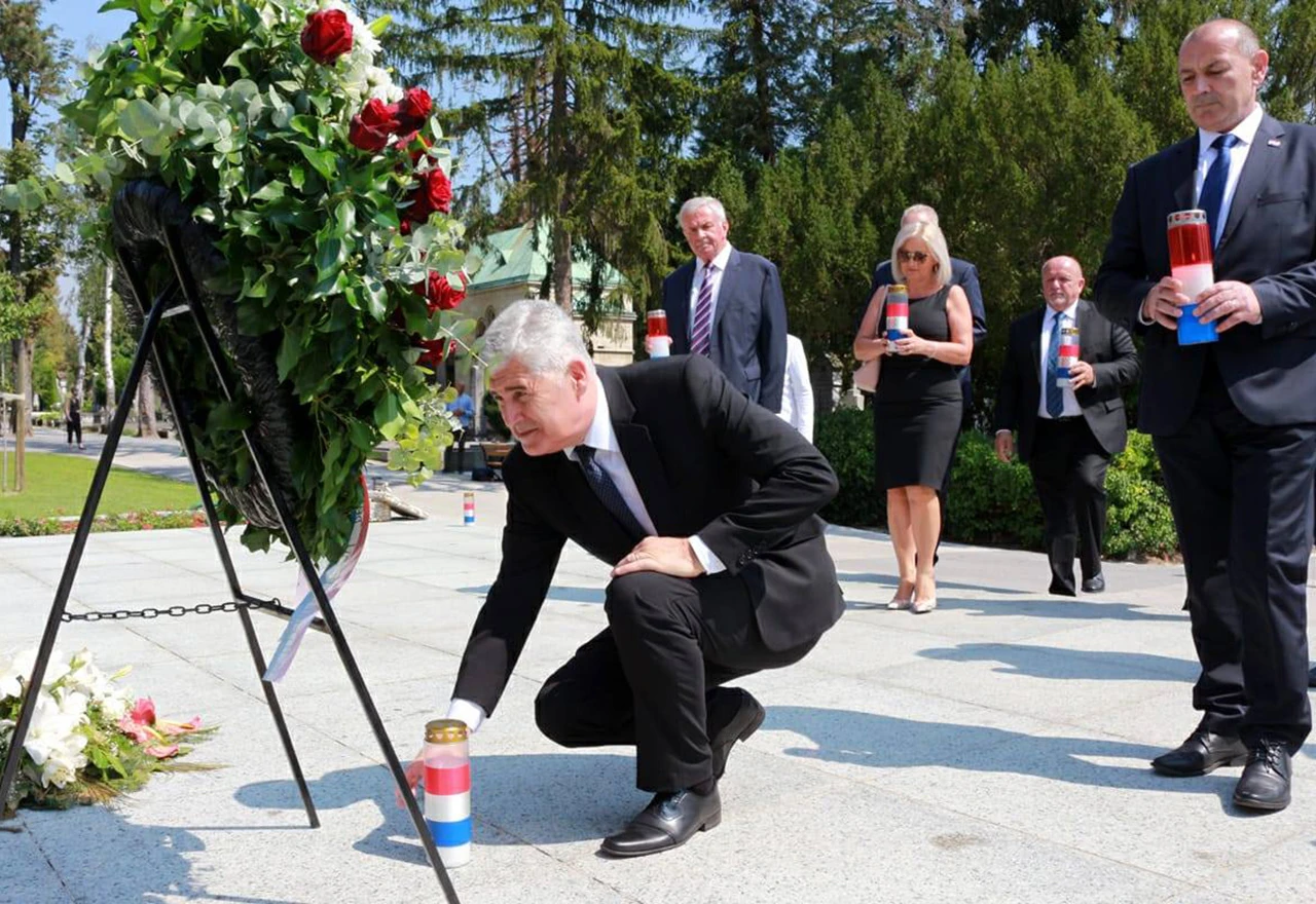 HDZ BiH  svečano u Zagrebu, u Mostaru skromnije