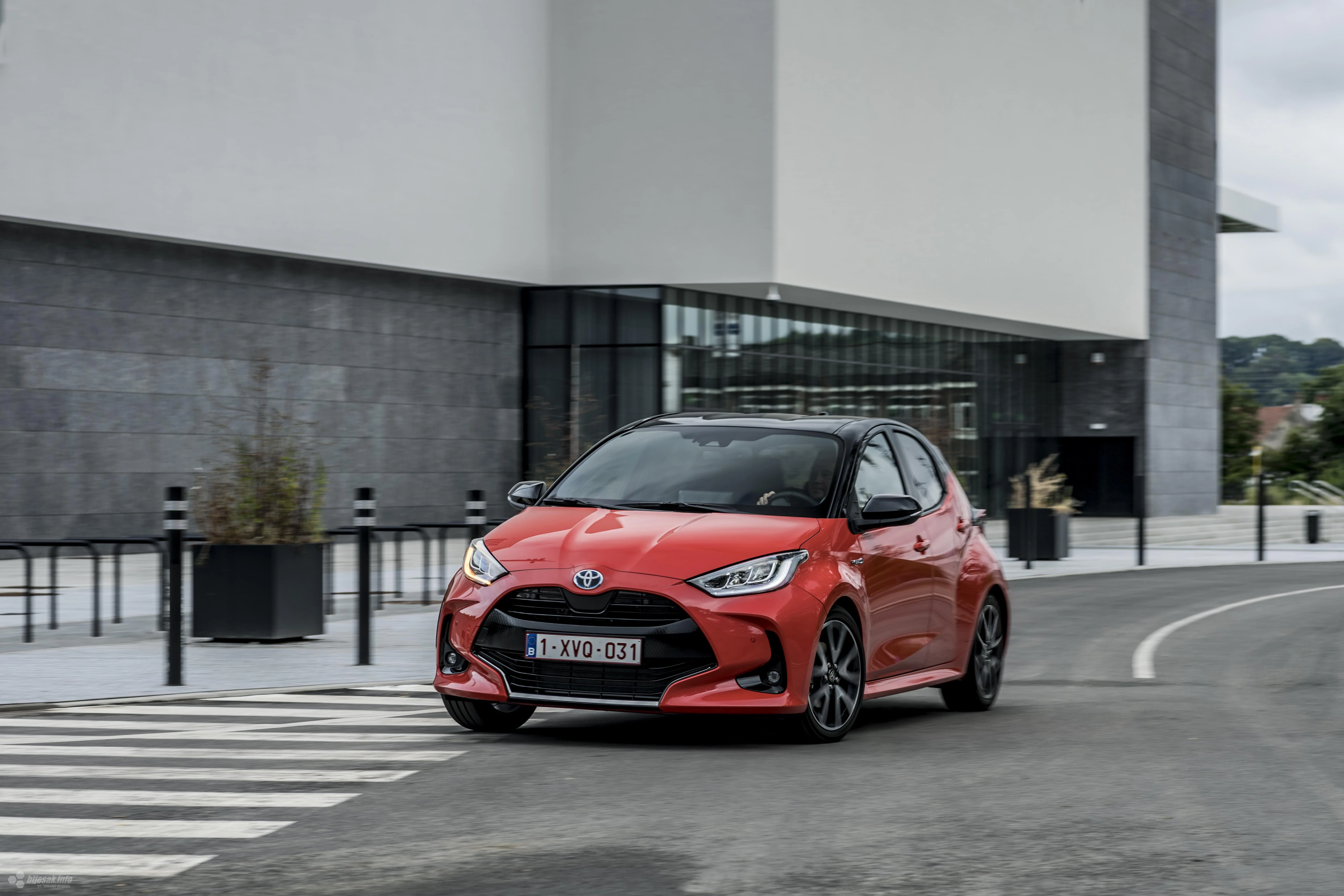 U domaće salone na jesen stiže osvježena Toyota Yaris
