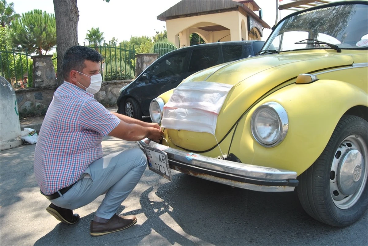 Stavio veliku masku na automobil da skrene pozornost na mjere protiv koronavirusa