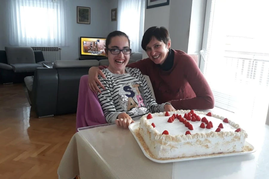 Priča o Višnji: Djevojka koja je unijela najviše radosti u život ljudima koji je poznaju