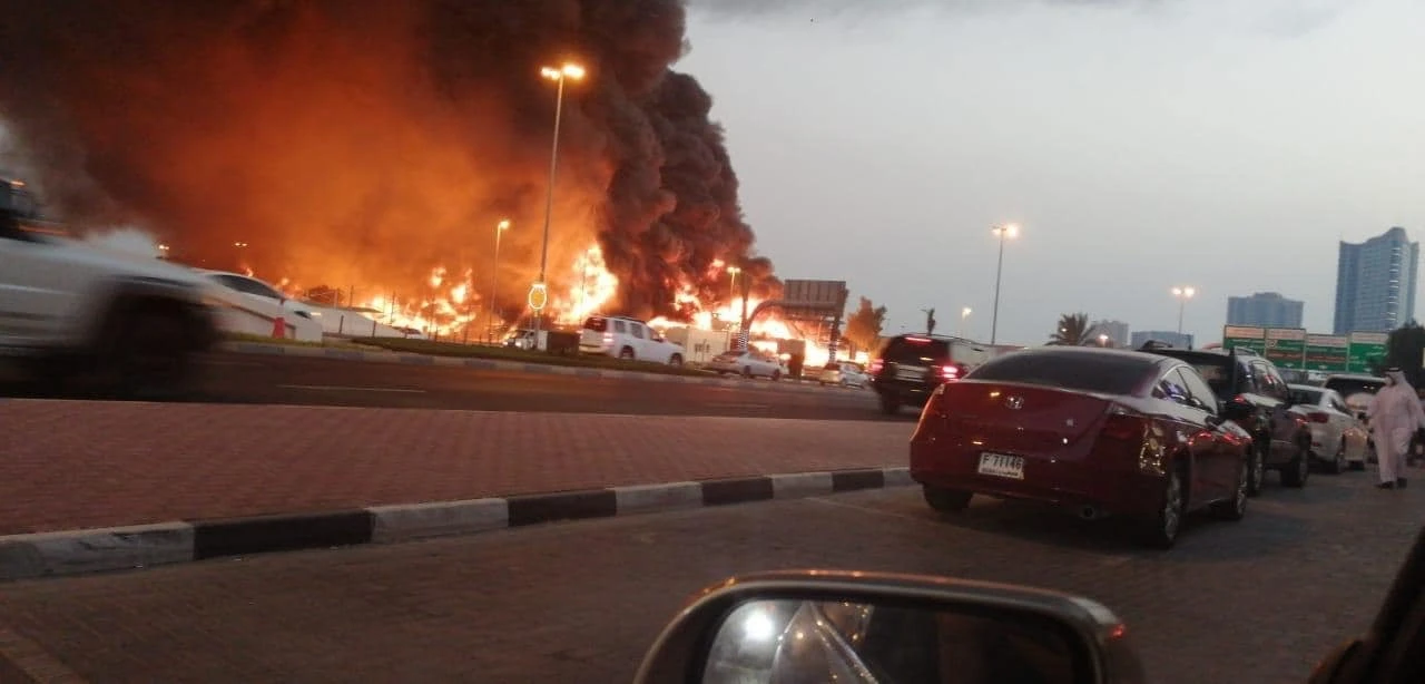 Slične scene kao u Bejrutu, gori tržnica u Emiratima