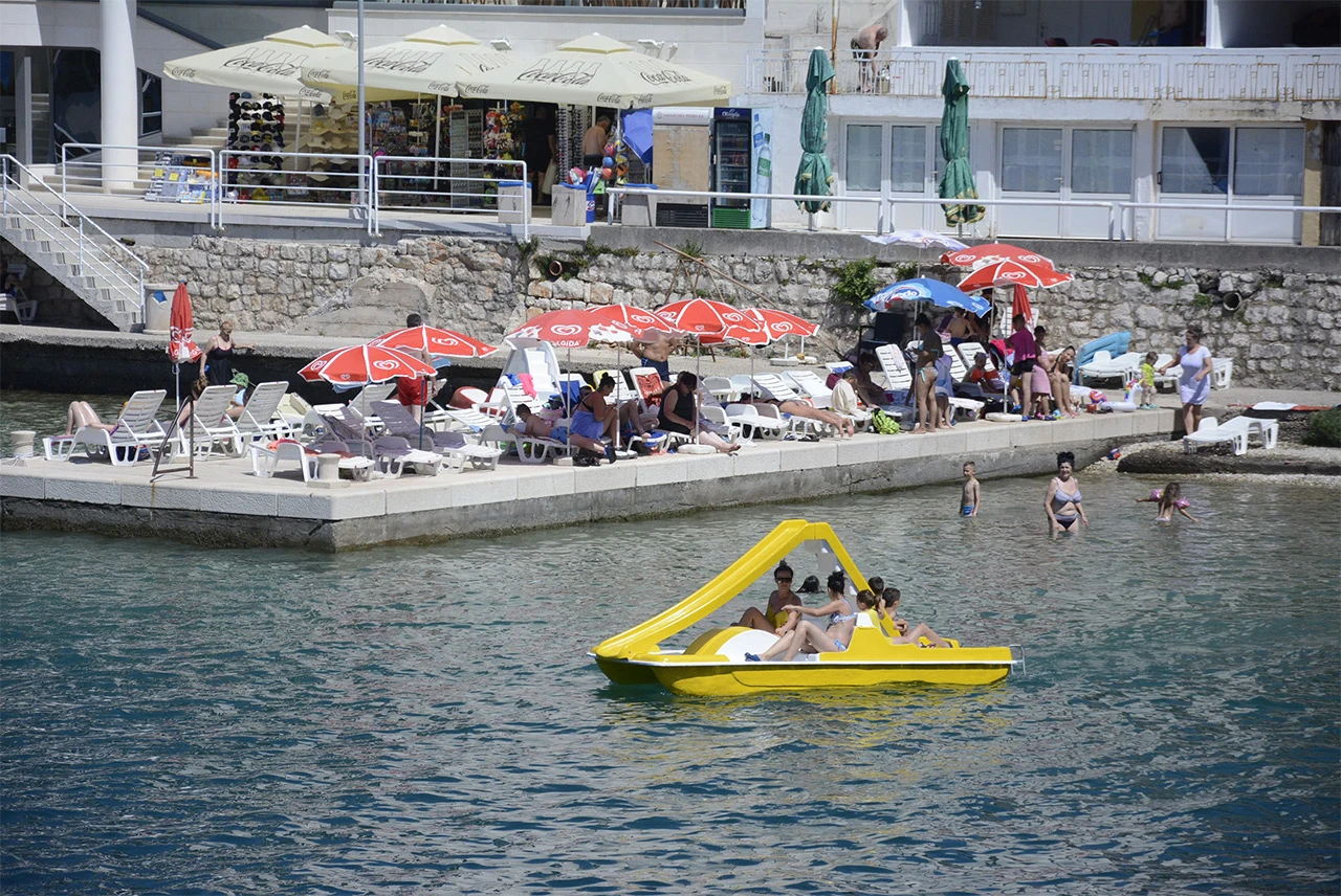Neum: Lučka kapetanija i GP BiH spašavali osobe sa zalutale pedaline