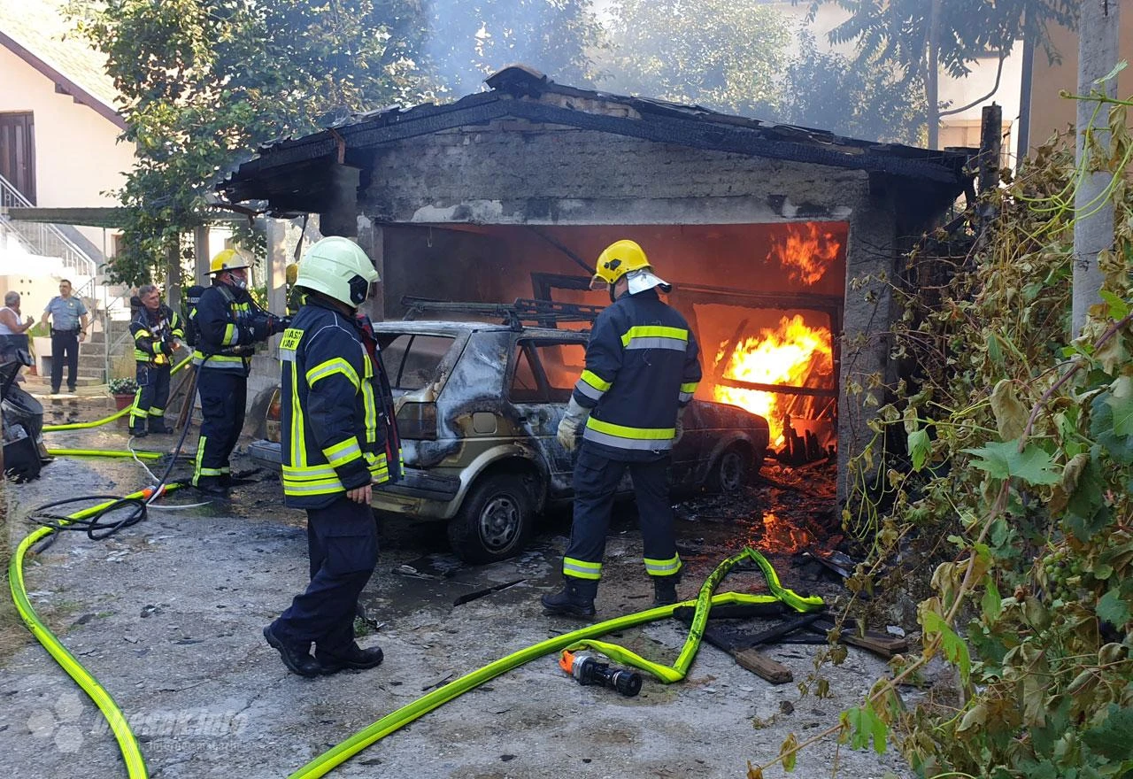 Mostar: Izgorjeli garaža i automobil