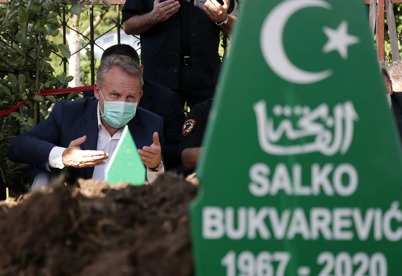 Sahranjen ministar Bukvarević u Tuzli