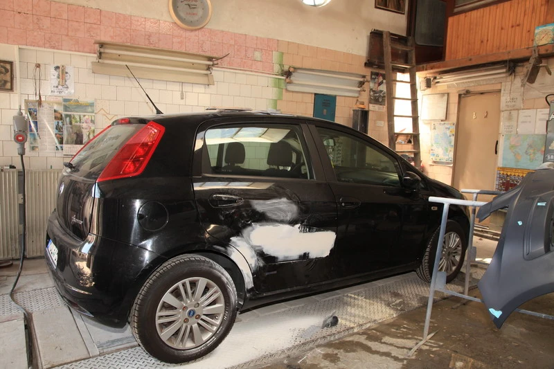 Ne morate kod limara, udubljenje na automobilu popravite sami