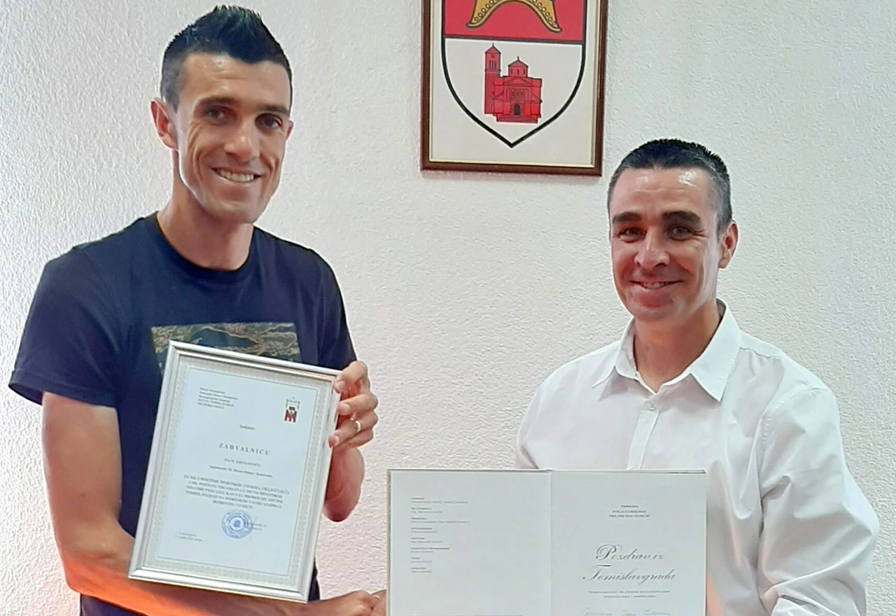 Ivanu Krstanoviću uručena prigodna zahvalnica za 100. pogodak u HNL-u