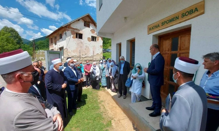 Salkić: Ne smije se šutjeti na nagrađivanje zločina