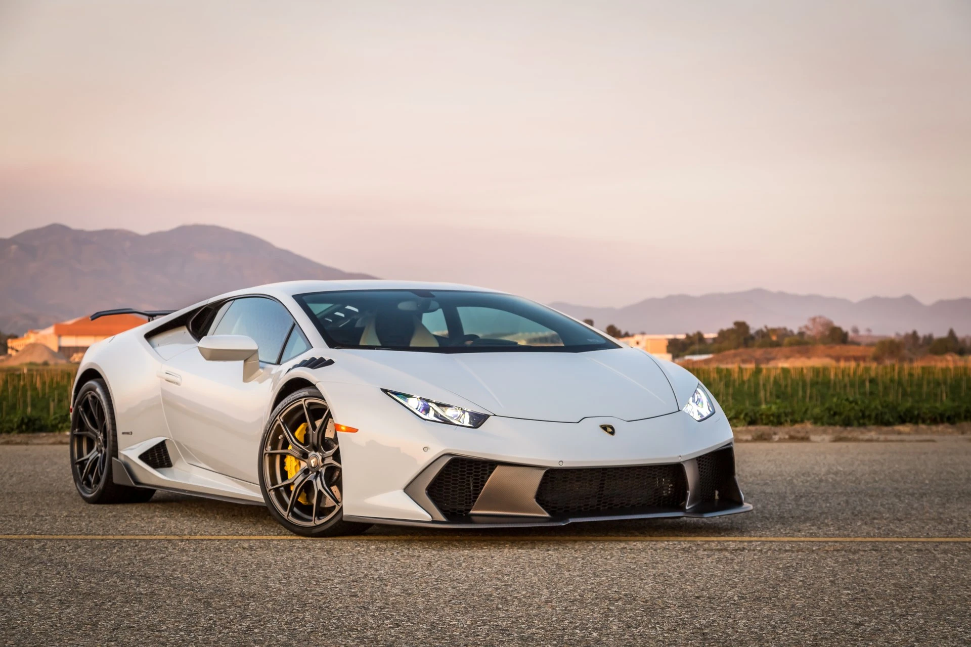 Država mu pomogla u 'koroni', a on kupio Lamborghini!
