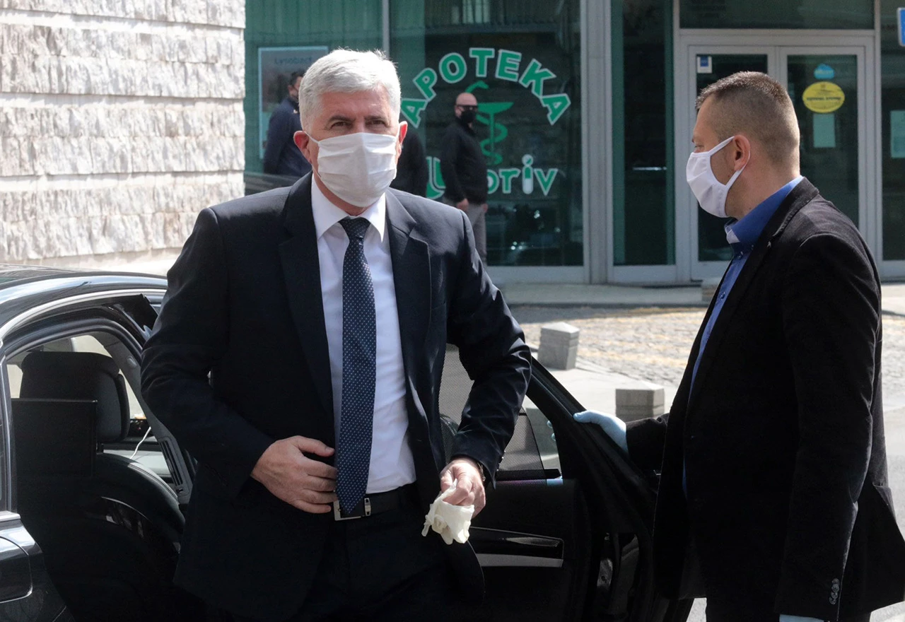 Čović nastavlja raditi iz kućne izolacije