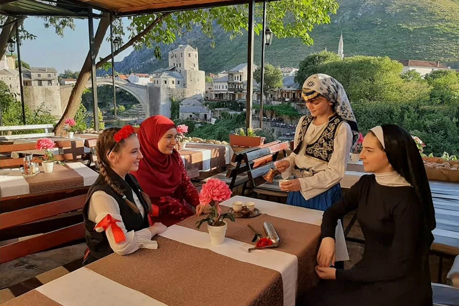 16-godišnjakinja fotografijom poslala snažnu poruku iz Mostara