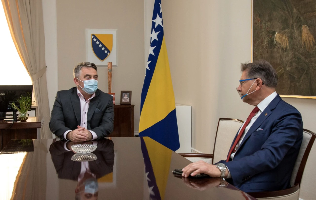 Komšić i Hadžikadić: Nedopustivi HDZ-ovi pokušaji blokade izbora