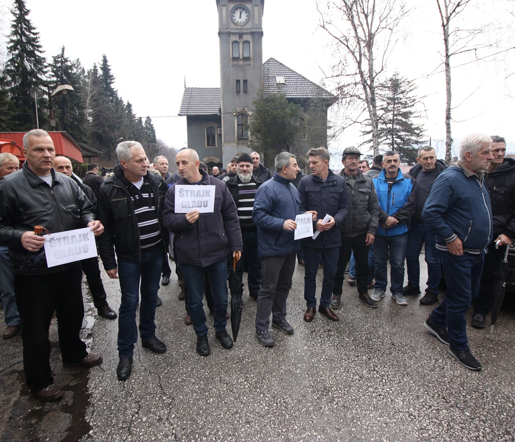 Zenički rudari danas dobili plaću, uprava podnijela neopozivu ostavku