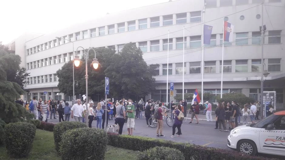 Prosvjedi u Srbiji: Blokirana ulica u Nišu