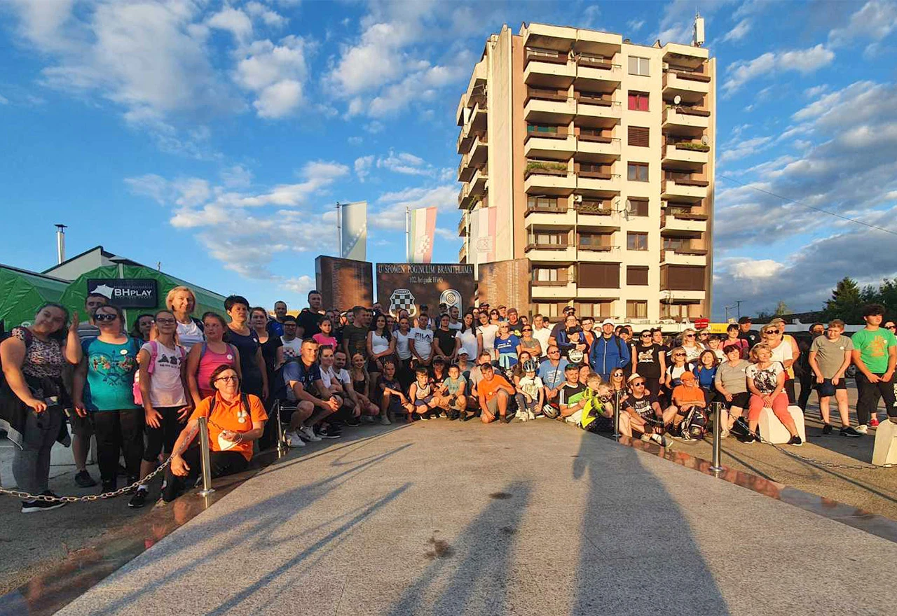 Više od 200 sudionika na biciklijadi sjećanja u Odžaku