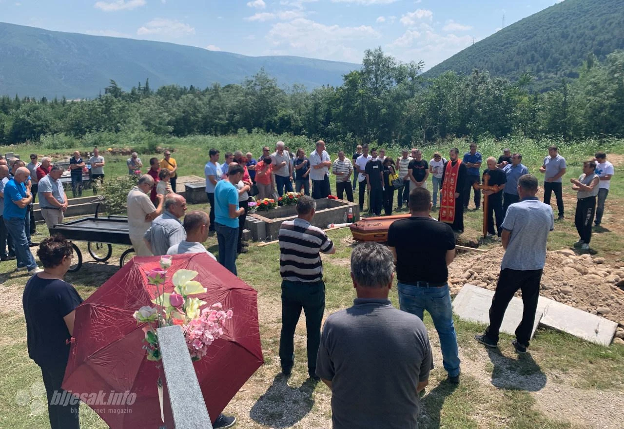 Prijatelji i poznanici svih vjera i nacija na ispraćaju pokojnog Sime Siće Janjića