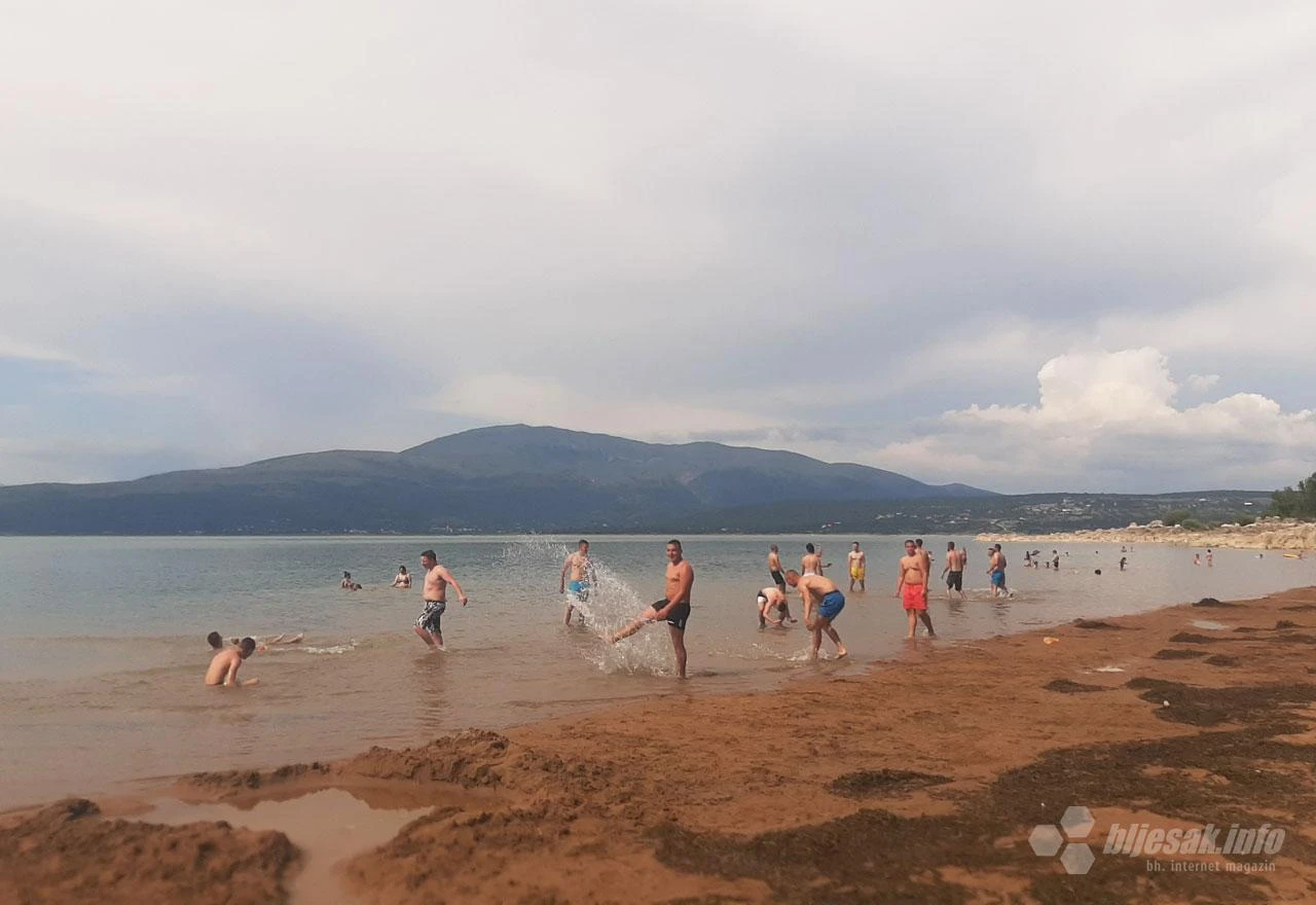 Kupanje na Buškom jezeru na vlastitu odgovornost