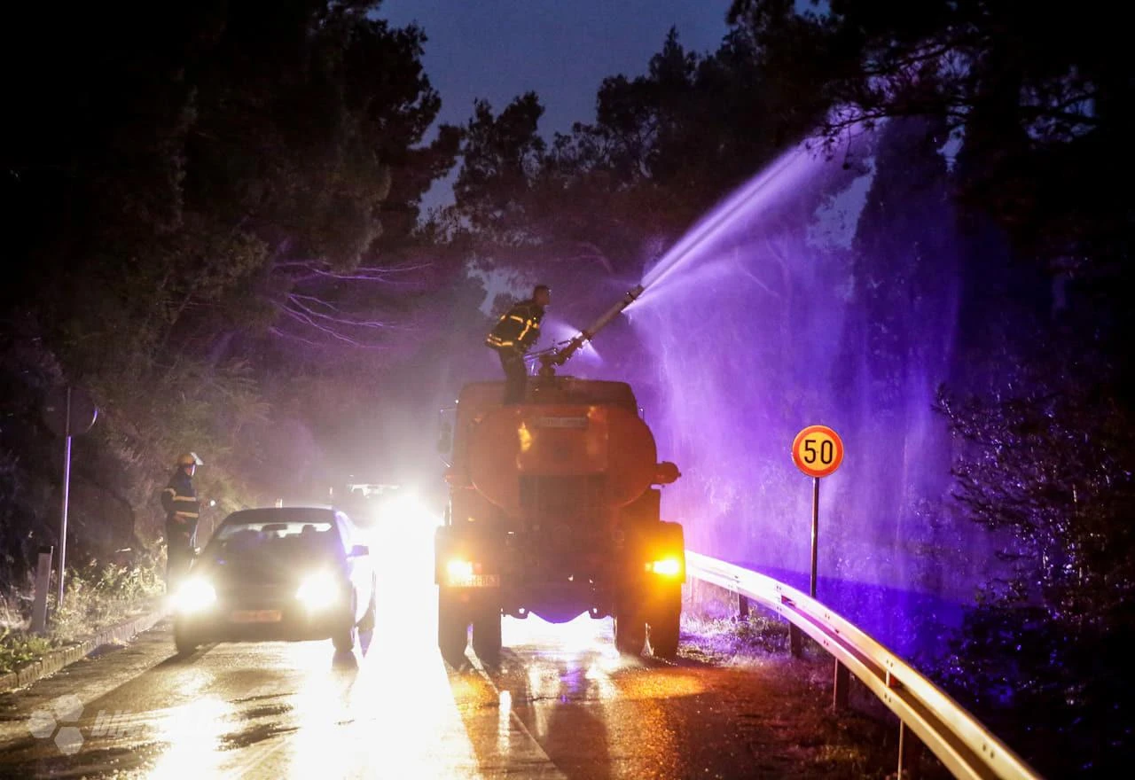 Gori šuma ispod Kobilovače - mještani pomažu u gašenju