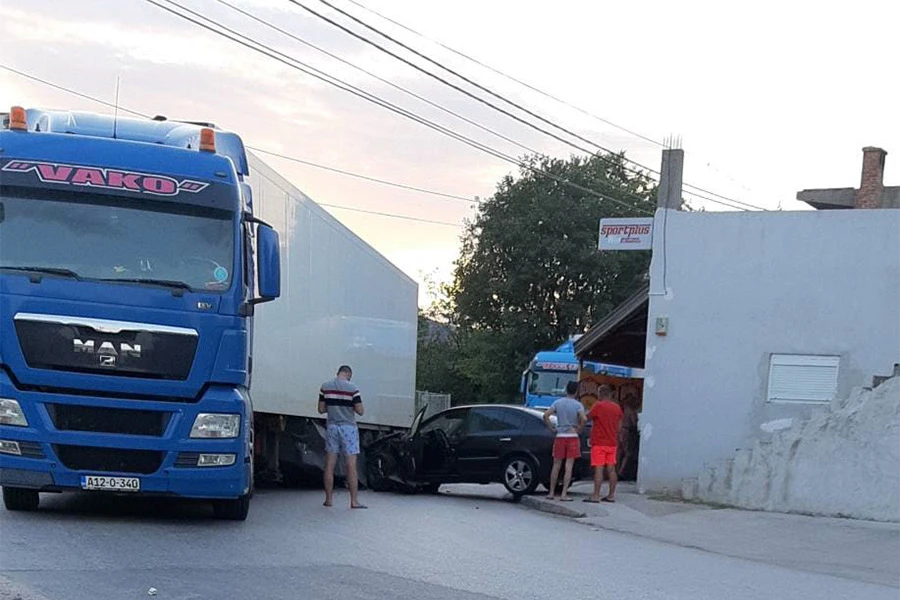 Opet prometna kod Hodbine - kamion i Škoda