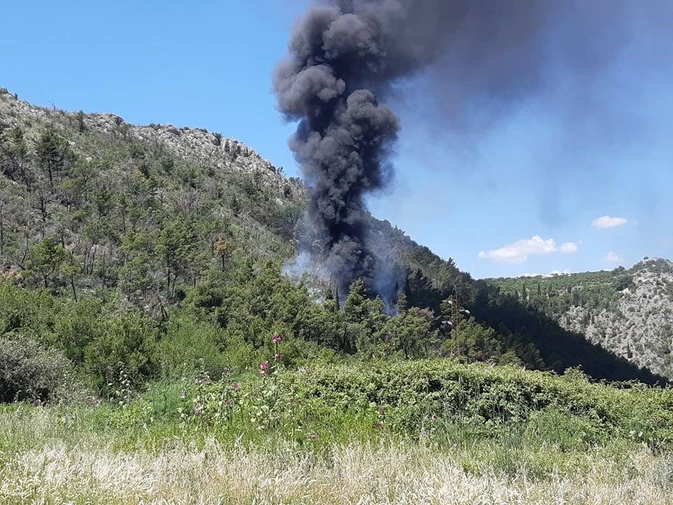 Izgorjela veća površina šume i deponije u blizini Mostara
