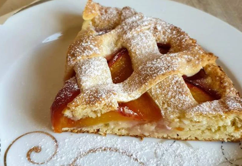 Zadivite goste sočnom i aromatičnom pitom od bresaka